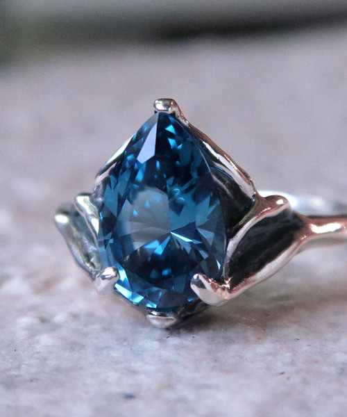 Blue drop silver ring