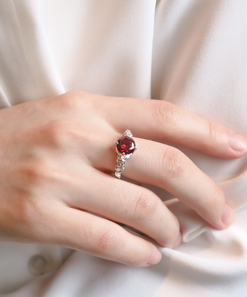 Red simple stone ring