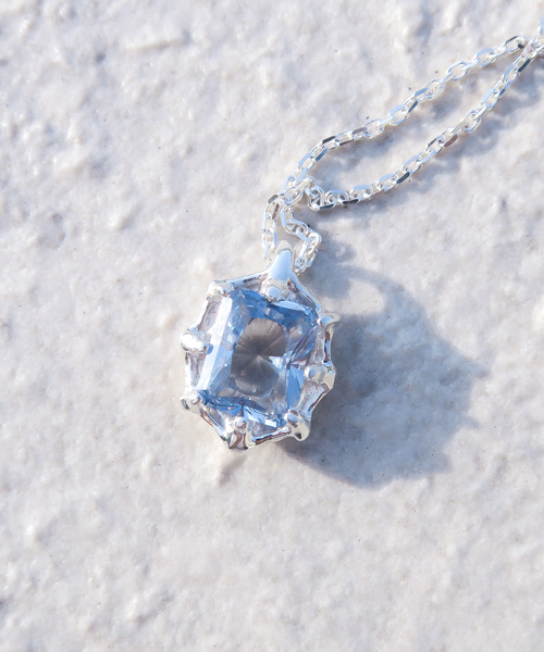 Blue blood square silver necklace